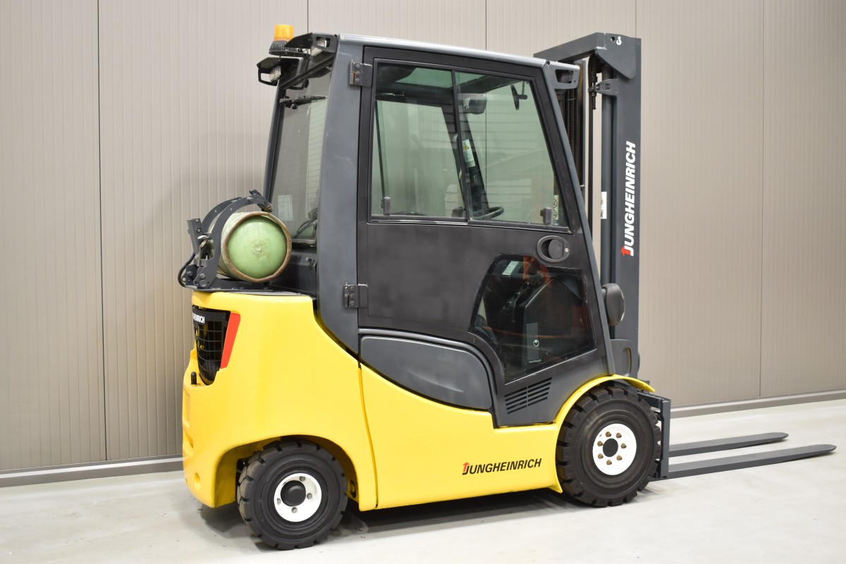 4-wheeled JUNGHEINRICH TFG 320 S 29649 | CHEAP USED FORKLIFTS